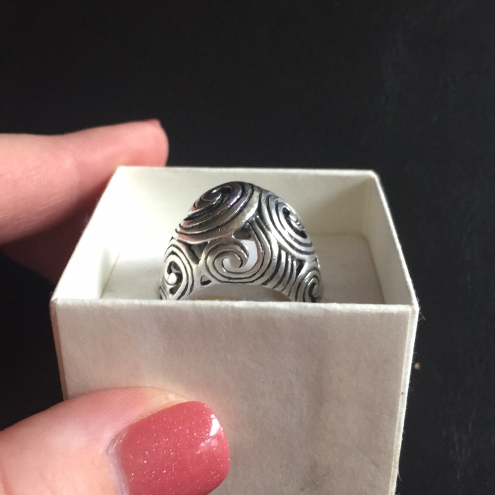 Silver ring - Picture 2 of 3